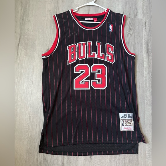 Michael Jordan Chicago Bulls Jersey - Picture 1 of 2